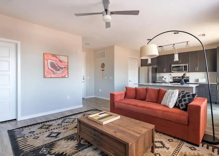 Modern Cozysuites - Paradise Under The Palm Trees!
